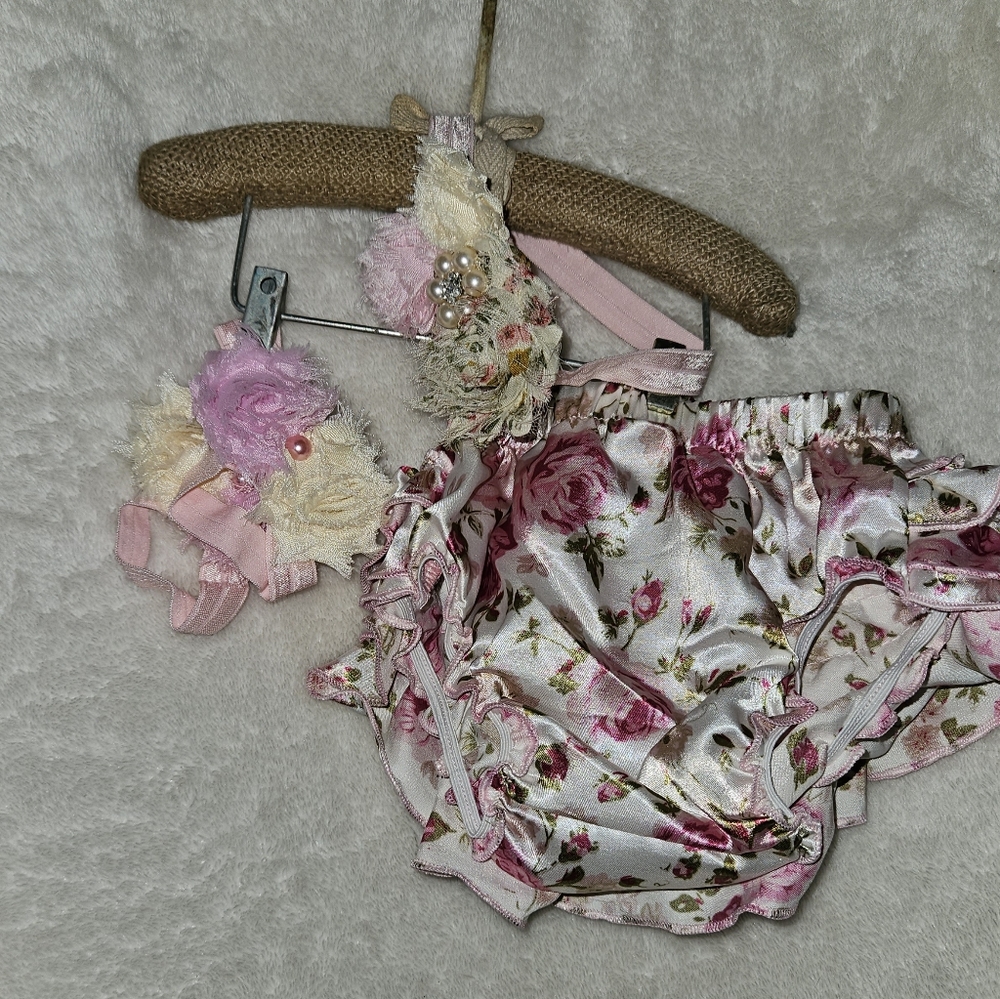 Diaper cover w/headband and "flip flops"